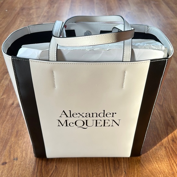 Alexander McQueen Bags Alexander Mcqueen Signature Shopper